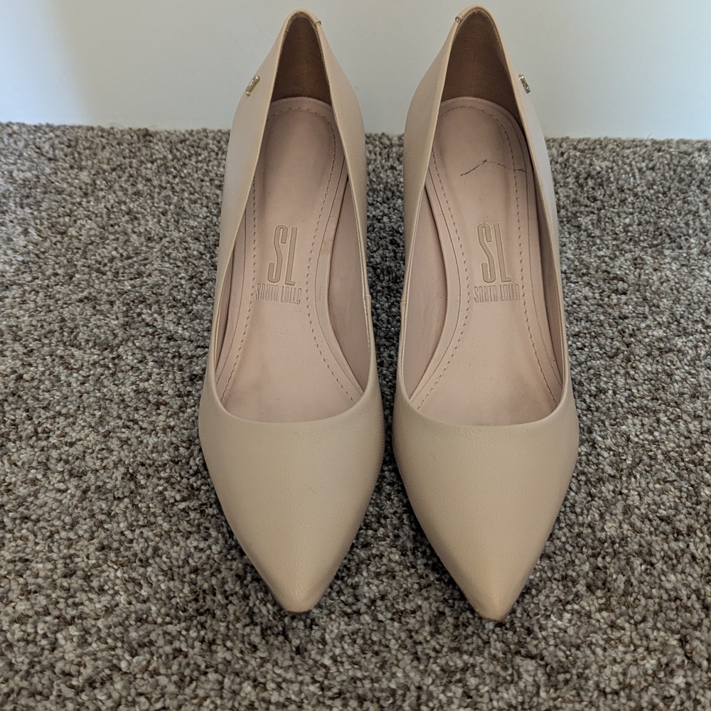 NWT Santa Lolla Leather Pumps